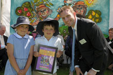 Penbank School students with the Plantsplus Award of Merit