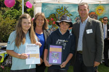 Wedge Park Primary School students with the Horticulture Media Association of Victoria Award of Merit