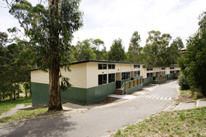 New energy-saving relocatable classrooms as viewed from right